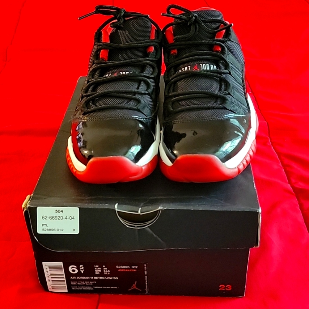 Retro 11 low bred 2014 (6.5y mens/ 8 women)